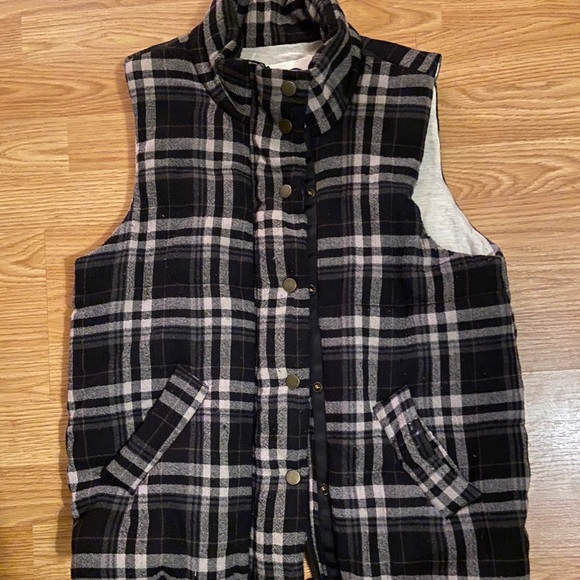 Hei Hei Plaid Vest - Picture 2 of 4